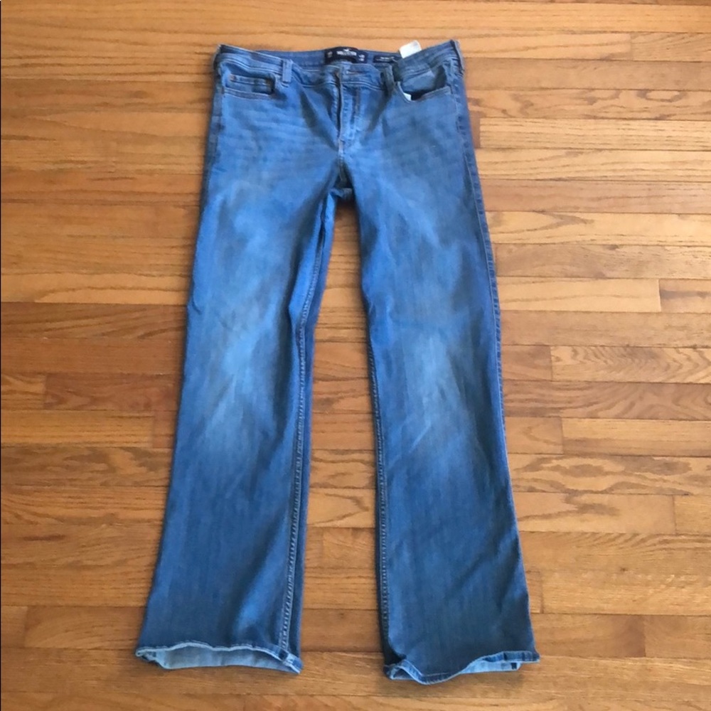 Hollister Mid-Rise Boot Jean